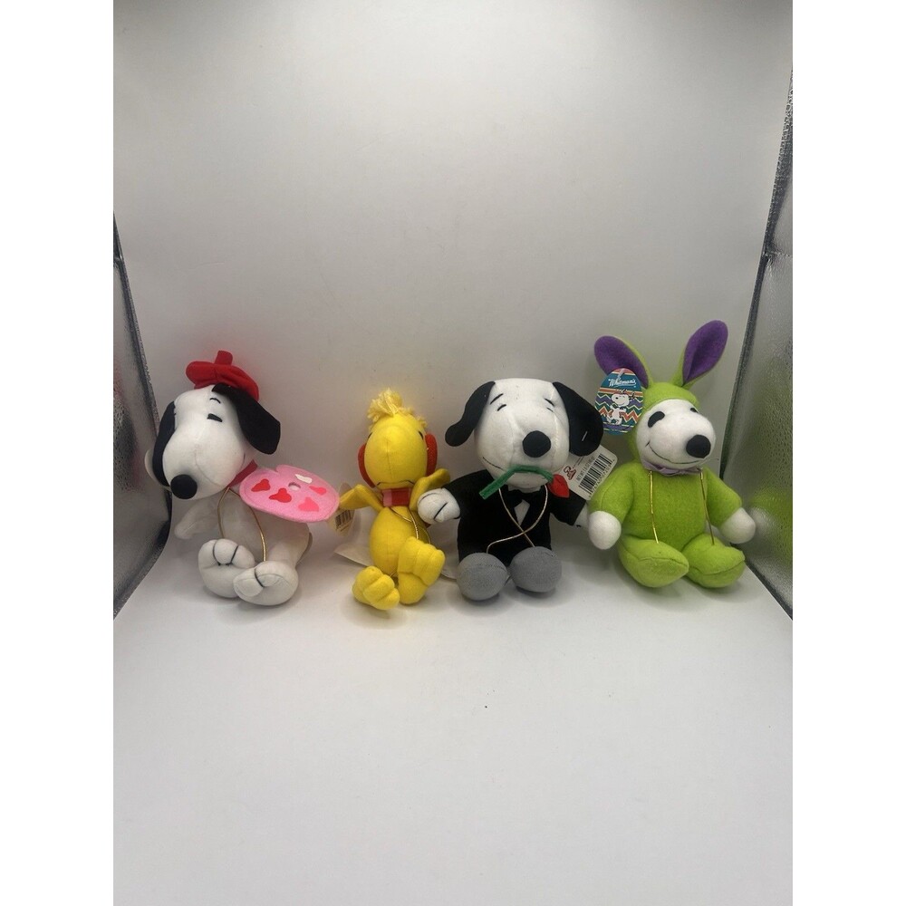 Lot 4 Whitman’s Peanuts Snoopy Woodstock Holiday Plush Easter Valentine Tags